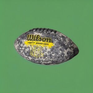 Wilson Heat Seeker 2015 Football Junior Size ages 9+ Camo 7-9 Lbs